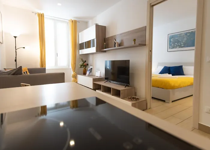 Luna Luxury Apartament *